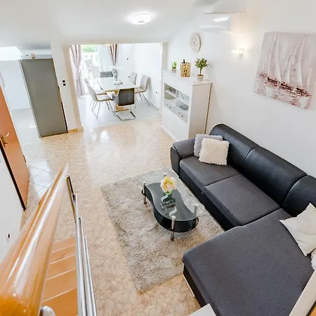 Penzo Apartment *