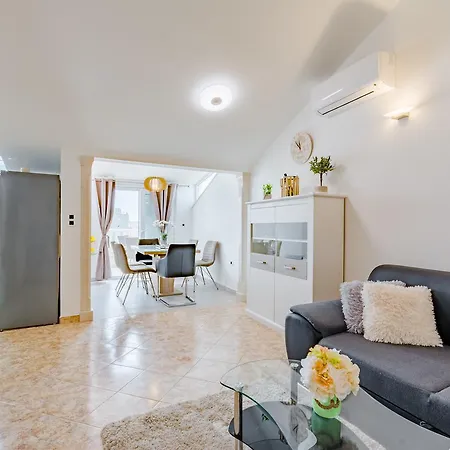 Penzo Apartment *